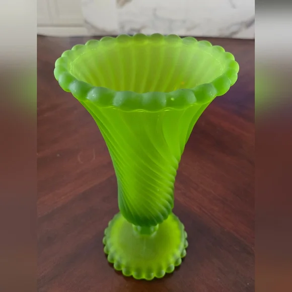 Vintage Glass Vase - Picture 9 of 12